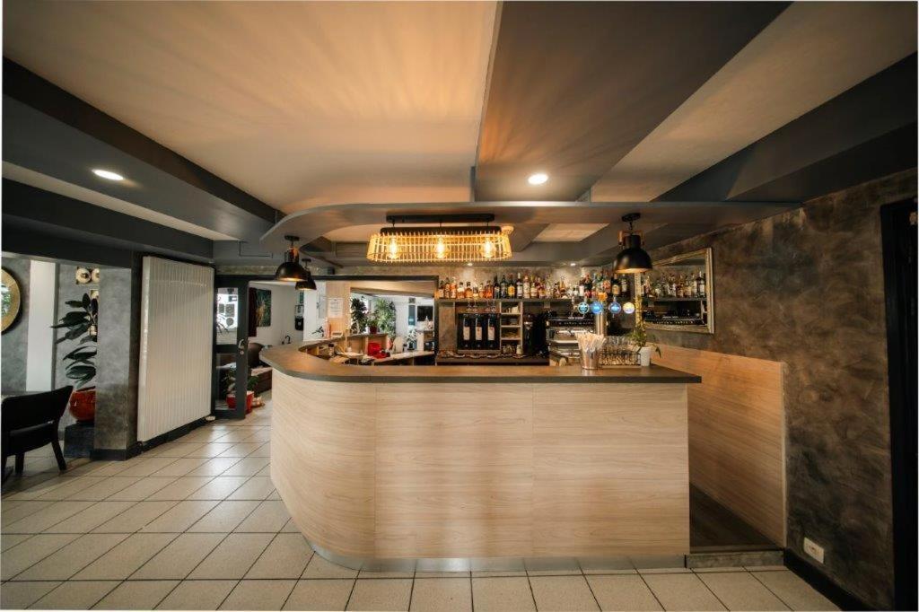 Brit Hotel La Bonne Etape Évreux Esterno foto