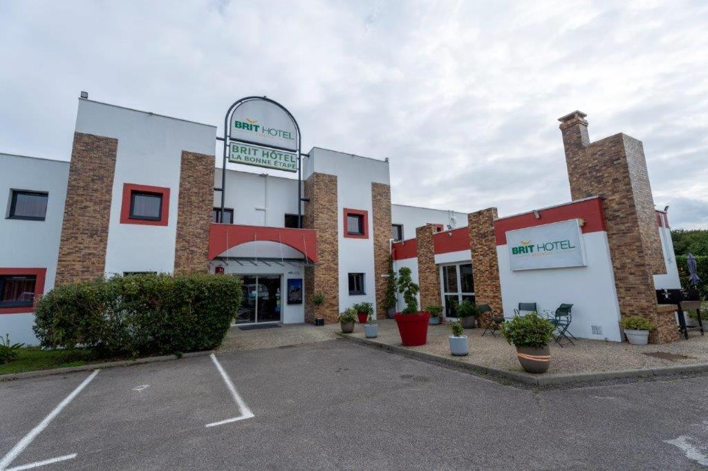 Brit Hotel La Bonne Etape Évreux Esterno foto